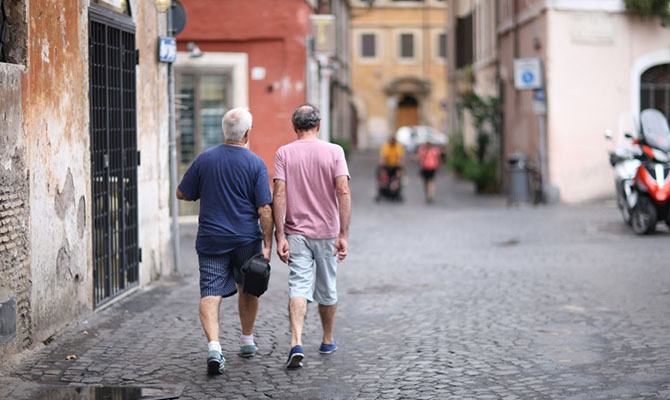 В Италии разрешили ходить на улице без маски
