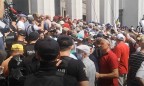 У здания Верховной Рады пенсионеры МВД устроили потасовку с полицией