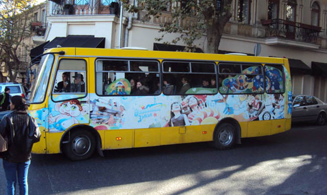 Грузия на три недели останавливает общественный транспорт