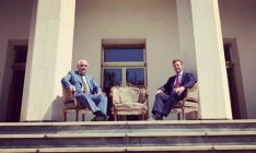 Иран возмутился из-за фото послов России и Британии в Тегеране