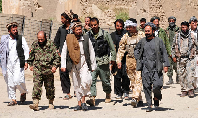 Талибы призвали госслужащих, в том числе женщин, вернуться на работу