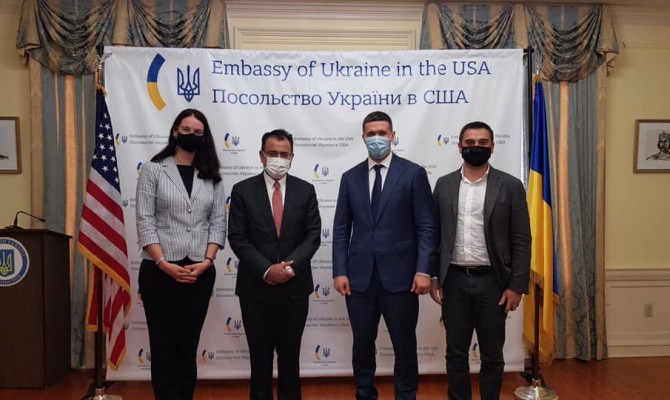 Федоров хочет открыть представительства Google и YouTube в Украине