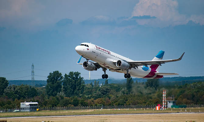 Немецкий лоукостер Eurowings начал летать в Украину