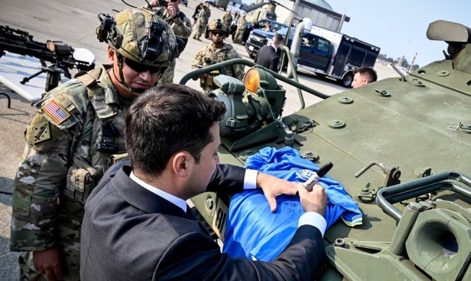 Зеленский съездил на экскурсию на авиабазу Нацгвардии Калифорнии