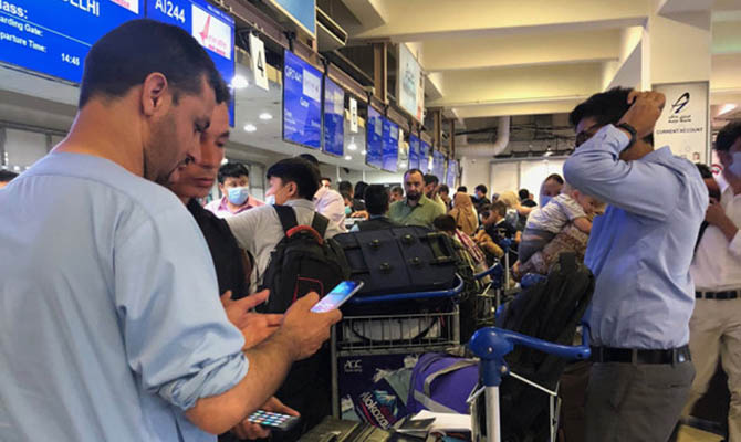 В аэропорт Кабула прибыл первый после захвата его талибами международный коммерческий рейс