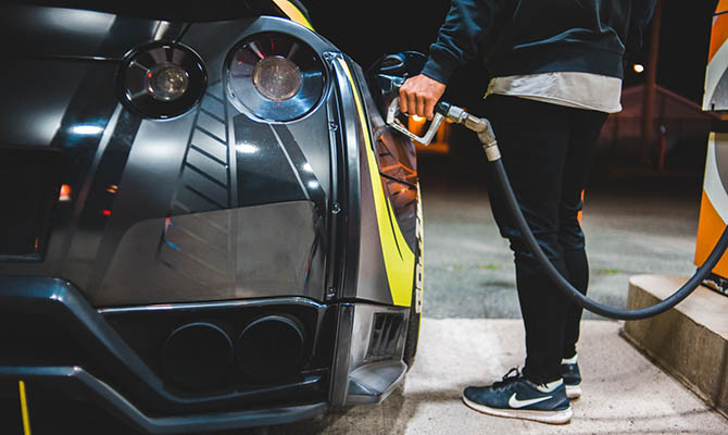 Еще более четверти британских бензоколонок остаются без топлива