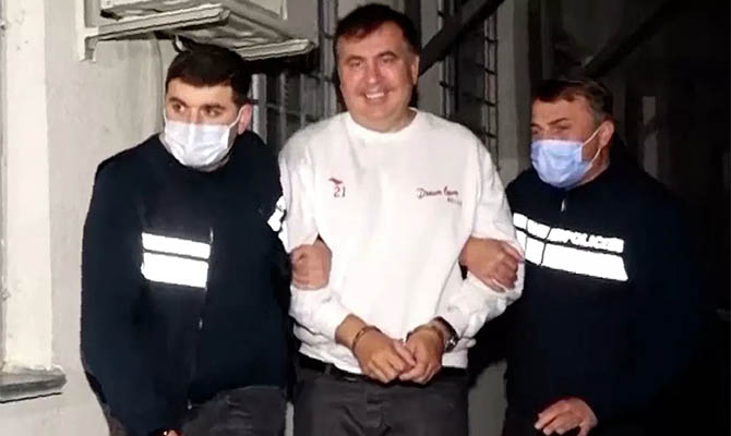 Врачи рекомендовали госпитализировать Саакашвили