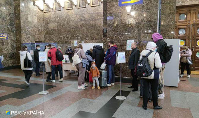 «Укрзализныця» развернула пункты вакцинации и экспресс-тестирования на 10 вокзалах