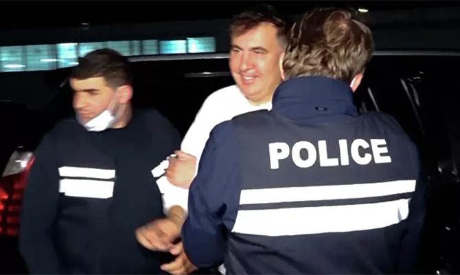 Саакашвили отказался от врачей