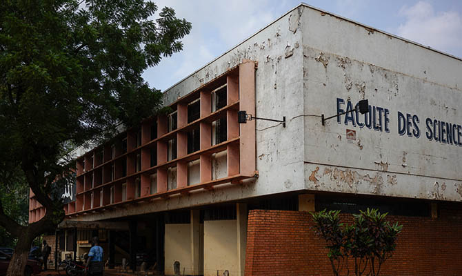 Русский язык сделают обязательным предметом в университетах ЦАР