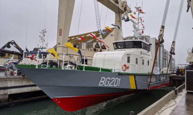Во Франции на воду спустили первый катер, построенный для украинских пограничников