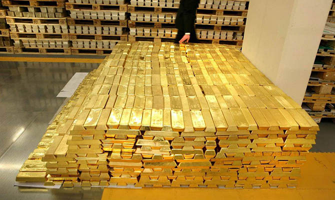 Центробанки накопили рекордное количество золота