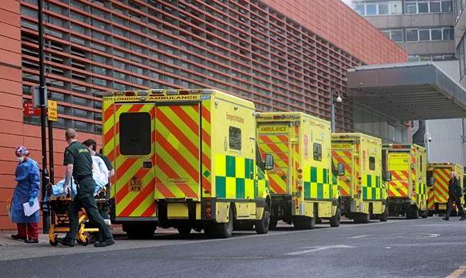 Госпитализированных с «омикроном» в Британии в среднем выписывают из больниц за три дня
