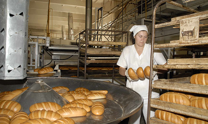 Кабмин ограничил торговую наценку на социальные сорта хлеба