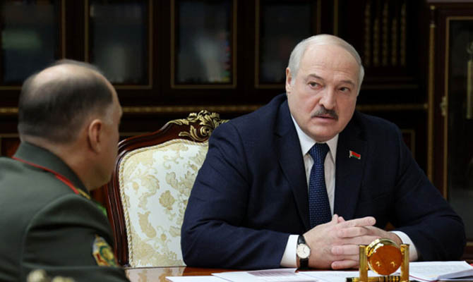 Лукашенко заявил, что его страну подталкивают к войне