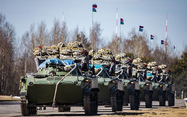 РФ заявила об отводе части войск после учений, которые проходят у границ Украины