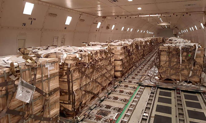 Пентагон собирается возить оружие в Украину не только по воздуху