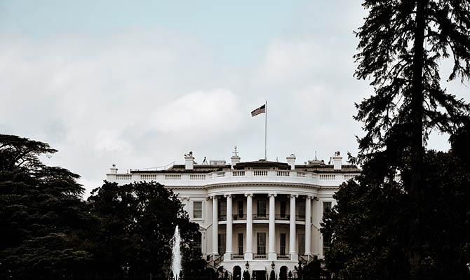 В Белом доме заявили, что россияне сфальсифицировали видео инцидентов на Донбассе