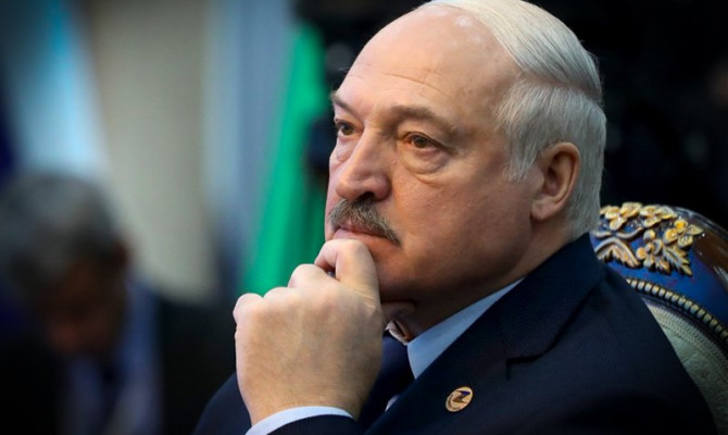 Вийти сухим із води: режим Лукашенка і російсько-українська війна