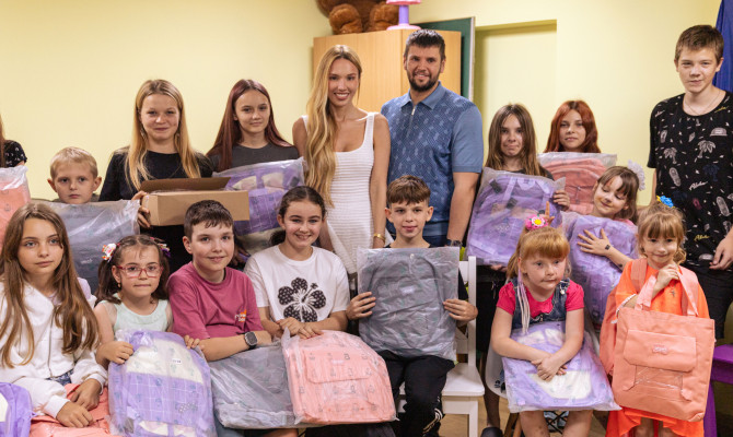 Власник ТМ «Доміно» Антон Шухнін разом з командою допомогли ще 100 родинам ВПО забезпечити дітей необхідним для навчання