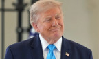 Atlantic: Трамп мріє стояти між Путіним і Зеленським, коли вони підписуватимуть мирну угоду